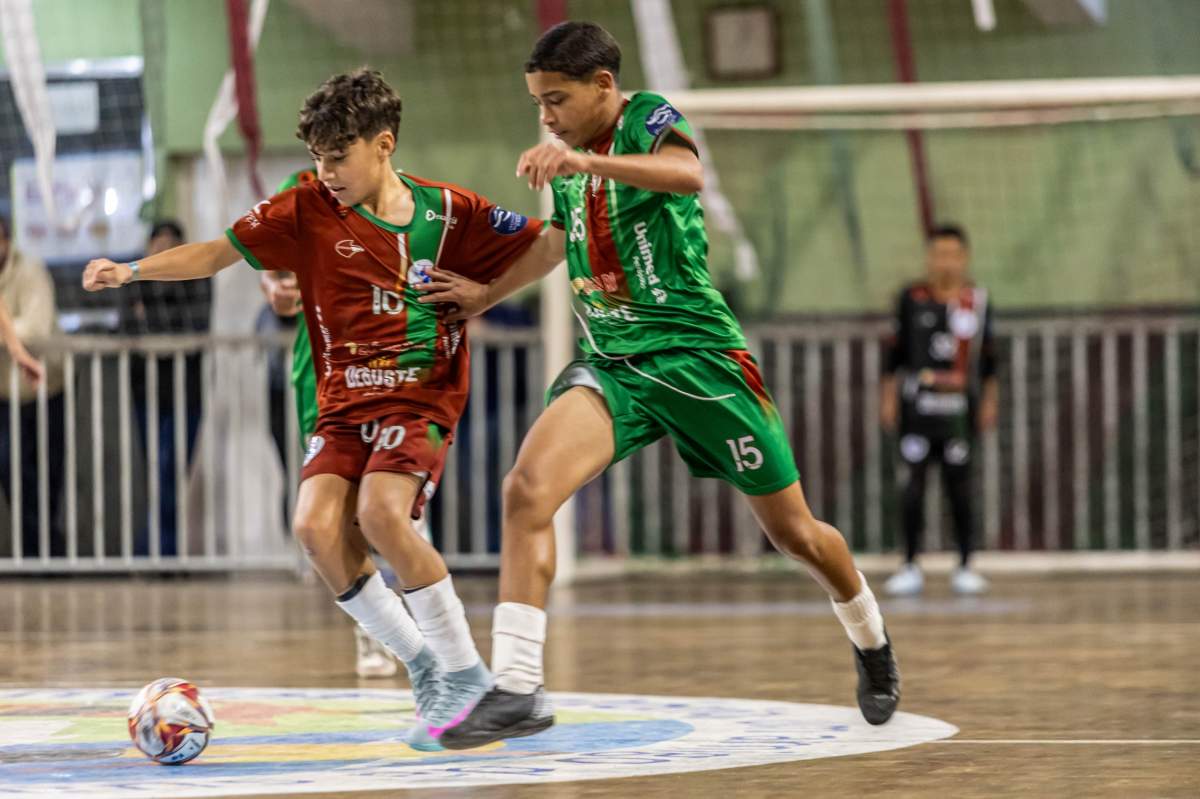Mais uma rodada do Campeonato Municipal de Futsal Masculino agita a semana em Petrpolis