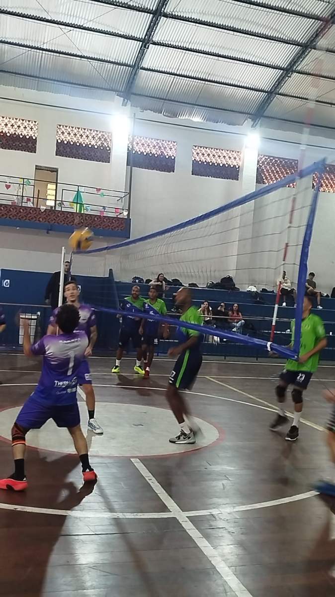 Para�ba do Sul e Boa Esperan�a/Itaserra vencem seus jogos na estreia do voleibol masculino adulto.